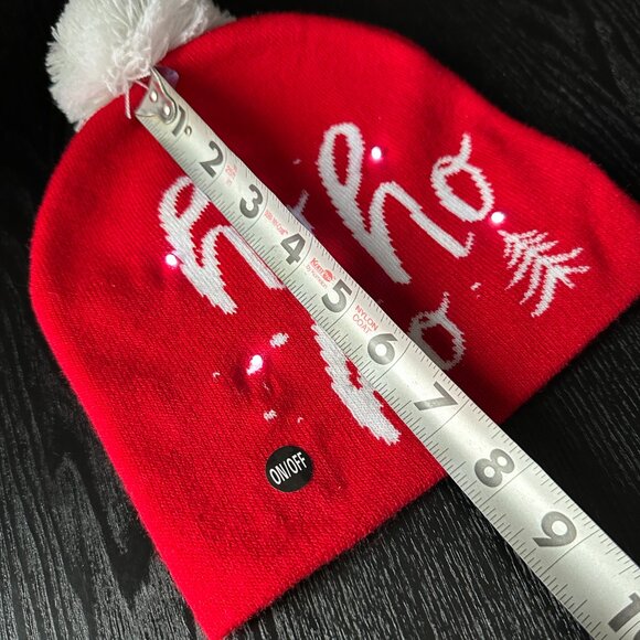 Lotsa Lites Christmas Beanie w/ Pom & Flashing Lights - 6 LED's - 3 Speeds - Picture 3 of 5